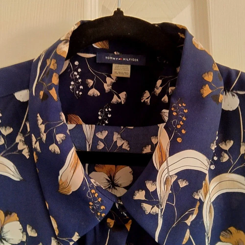 Tommy Hilfiger Navy Floral Sleeveless Top XL - Picture 1 of 4